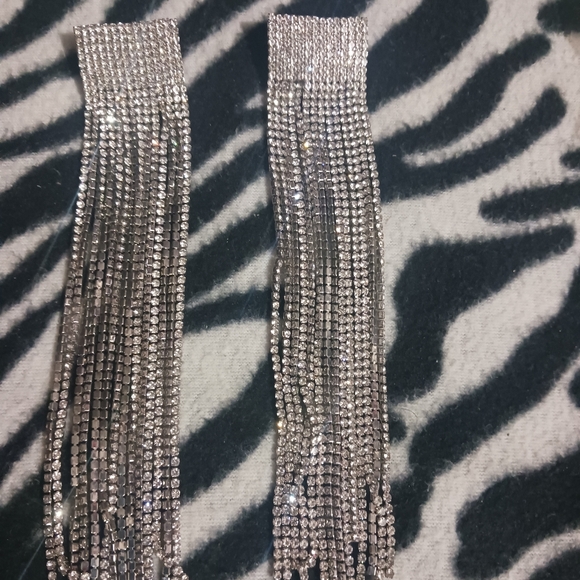 Women silver rhinestone fashion fringe long earrings - Picture 4 of 7